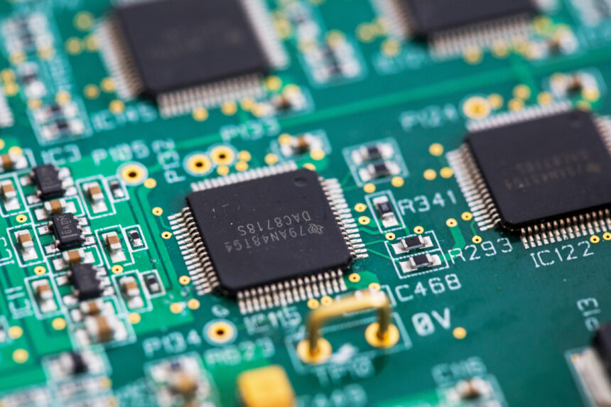 An integrated circuit microchip manufactured by Texas Instruments.