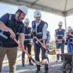 Mayor of Fortaleza, José Sarto, and Scala's CEO and co-founder, Marcos Peigo, symbolically start the construction of SFORPF01.