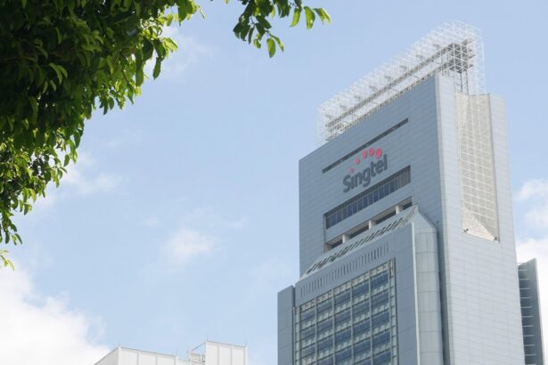 Singtel, KKR Lead Would-Be Bidders for $1B Data Center Deal