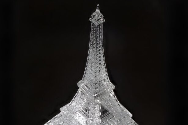 Novel process for 3D-printing macro-sized fused silica parts with hi-res features