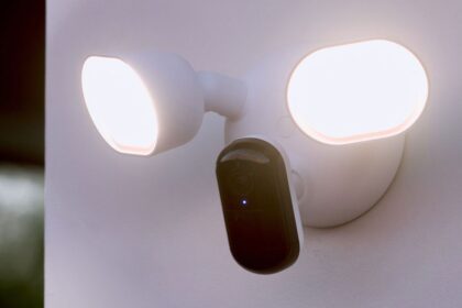 A lifestyle image of the Arlo Wired Floodlight Camera.