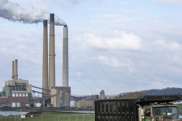 Duke Energy to Revisit Coal Plans If Trump Axes Pollution Rules