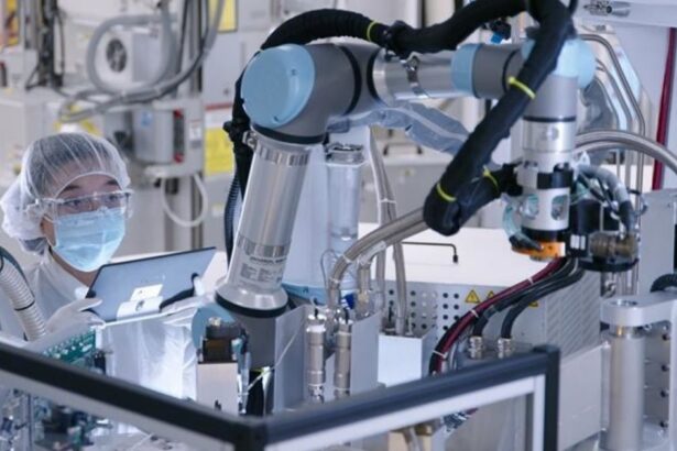 Robotic Collaboration Launched for Maintenance in Chip Production