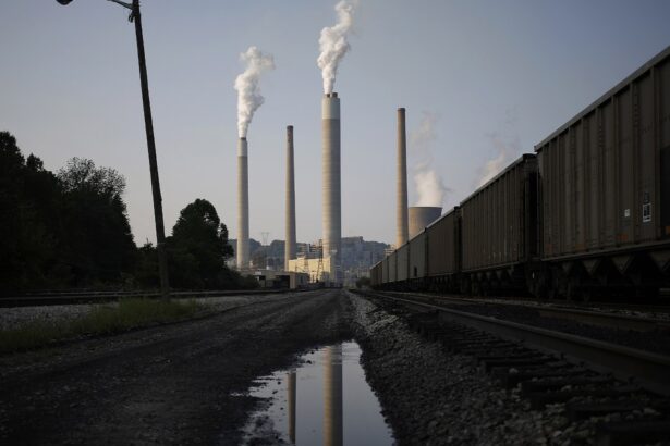 Trump Signs Orders to Expand Coal Power, Invoking AI Boom