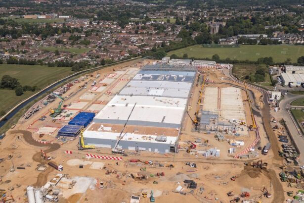 Analysts Warn of Overbuild Risks as AI Data Centers Reshape Industry