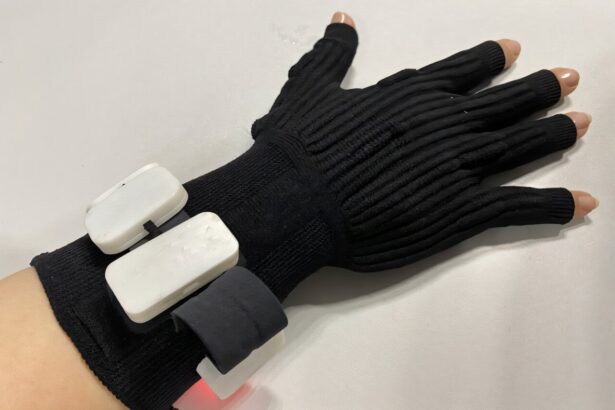 Deafblind people to understand live conversations thanks to e-textiles technology
