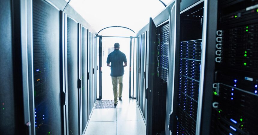 How Centralized Data Center Management Maximizes Uptime