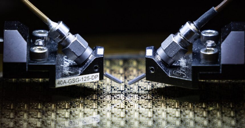 Trump to Rescind Global Chip Curbs, Prep New AI Restrictions