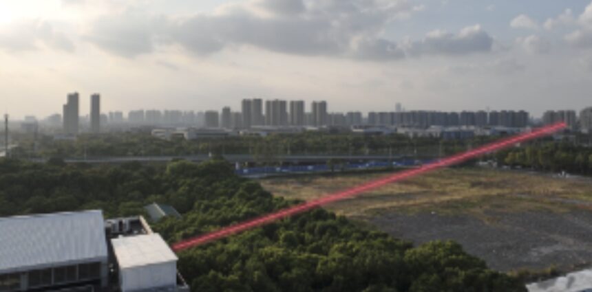 An active optical intensity interferometry scheme enables synthetic aperture imaging from over a kilometer away