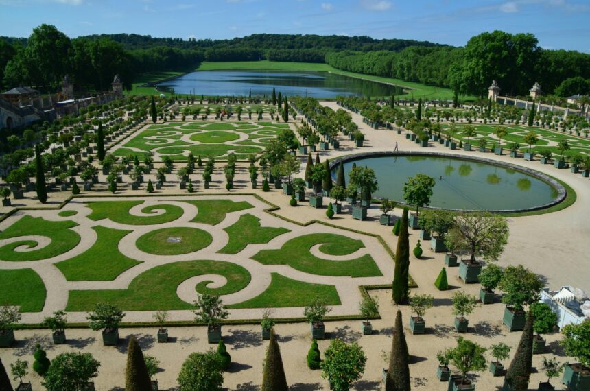 France's Versailles unveils AI-powered talking statues