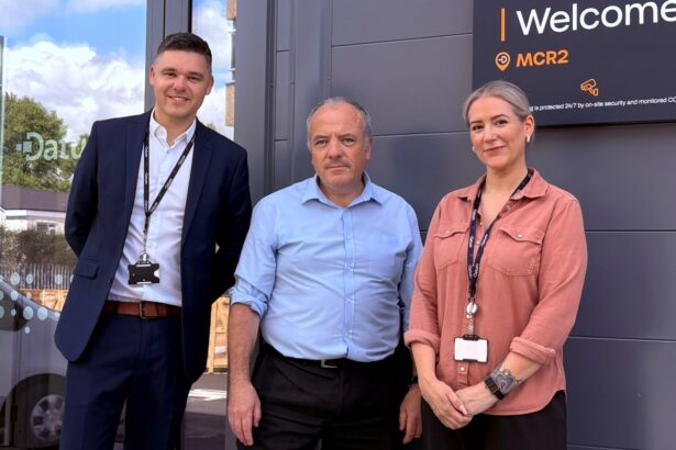 Mike Kane MP visit Datum Datacentres' new Manchester data centre