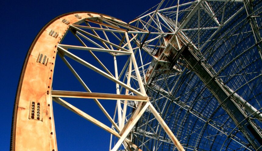 Illustrative photo for article on the new FS 200G switch specs for data centres.