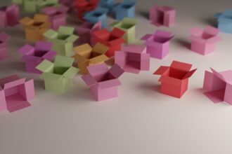 Smart packaging reveals product condition through color changes