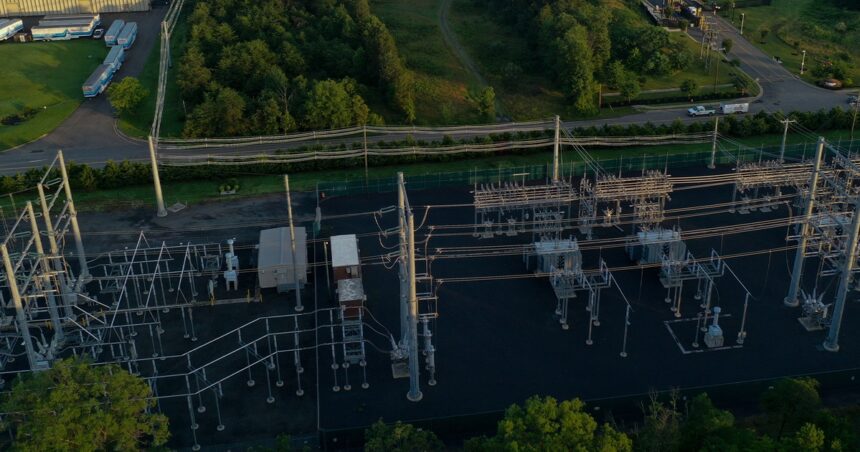 Data Centers Need Own Power Supply, US Grid Watchdog Says