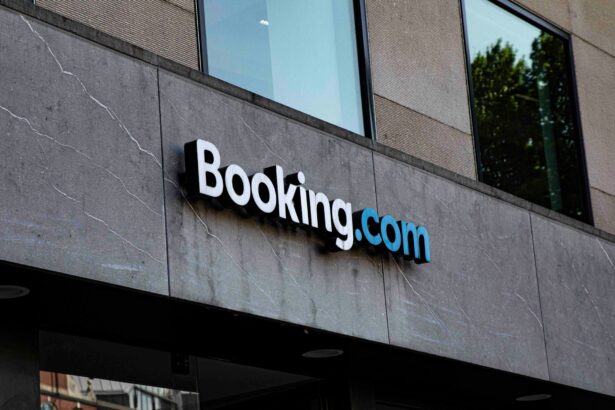 Fighting online fraud with AI