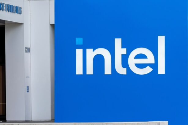 U.S. Takes Nearly 10% Intel Stake