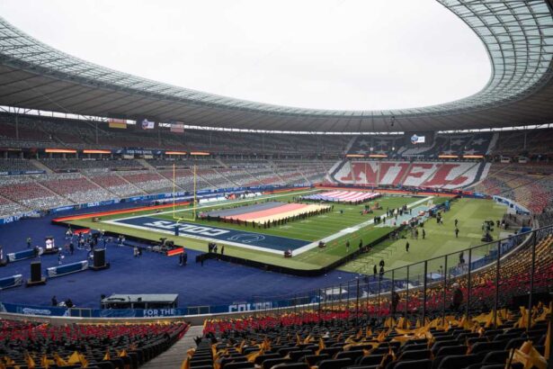 Indianapolis Colts vs Atlanta Falcons at Olympiastadion in Berlin