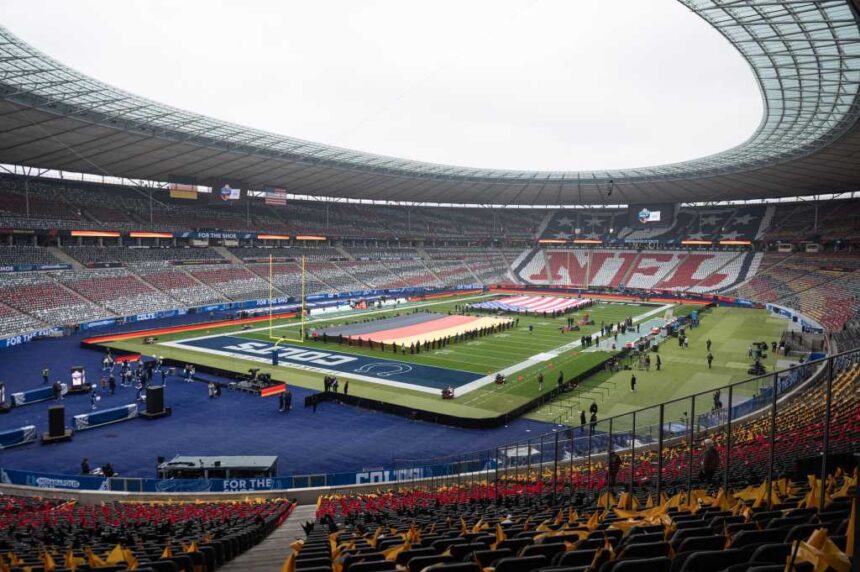 Indianapolis Colts vs Atlanta Falcons at Olympiastadion in Berlin