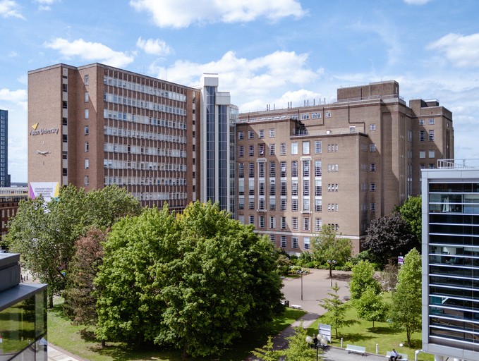 Aston University engineers break internet speed barrier record with fibre technology