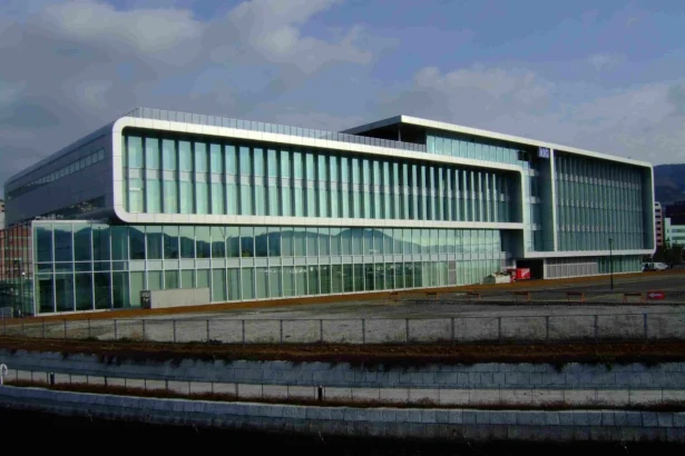 Insurance giant AIG deploys agentic AI with orchestration layer