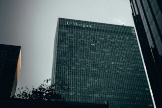 JPMorgan begins tracking how employees use AI at work